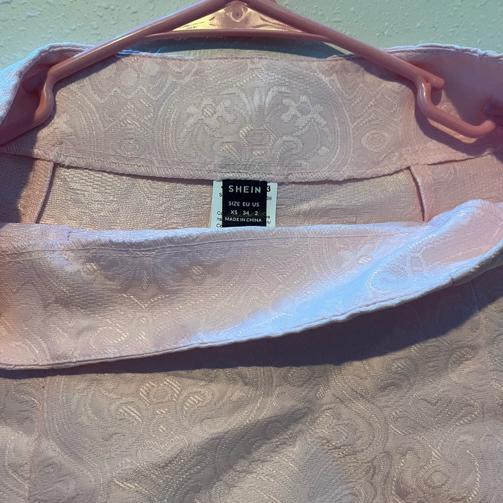 SHEIN Light Pink Patterned Top